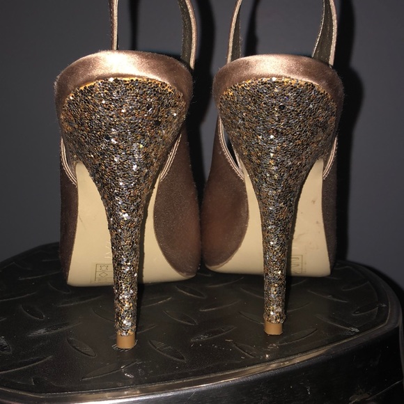 Disney Collection Heels - Picture 2 of 3